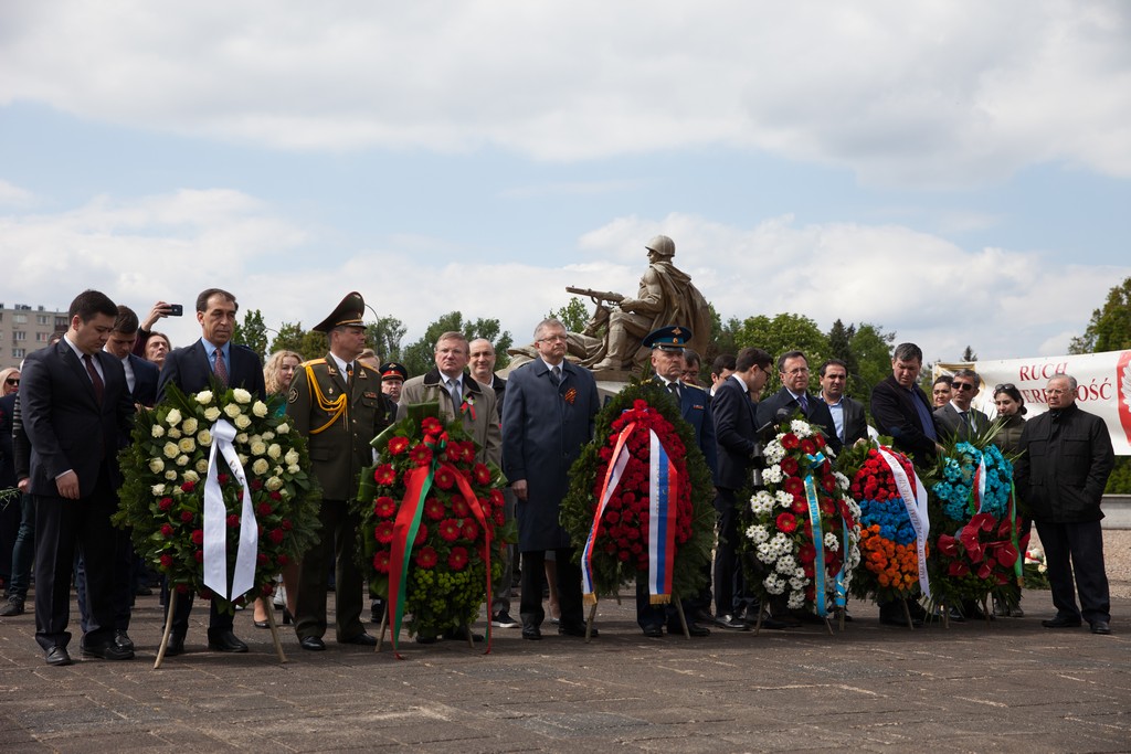 O uroczystościach w Warszawie z okazji 74. rocznicy Zwycięstwa narodu radzieckiego w Wielkiej Wojnie Ojczyźnianej